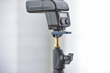 Load image into Gallery viewer, Frio V2 Universal Locking Cold Shoe Mount
