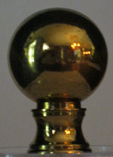 Load image into Gallery viewer, 1.26 Inch Diameter Ball Lamp Finial (Antique Brass) 1.75 Inches High
