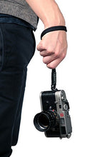 Load image into Gallery viewer, ARTISAN&amp;ARTIST Silk Camera Hand Strap Black
