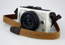 Load image into Gallery viewer, Matin Vintage 20 Leather Strap for Camera Brown
