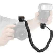 Load image into Gallery viewer, Vello Off-Camera TTL Flash Cord for Pentax Cameras (3&#39;)
