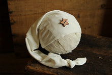 Load image into Gallery viewer, AMOS and SAWYER Knotted Sleeping Hat, Photography Prop (Newborn, Ivory - Star Button)
