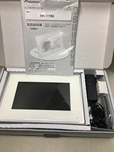 Load image into Gallery viewer, Pioneer digital photo frame &quot;HAPPY FRAME&quot; 7 inches White HF-T730-W [International Version, No Warranty]
