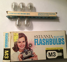 Load image into Gallery viewer, Sylvania M3 Blue Dot Camera Flashbulbs, (Pack of 12)
