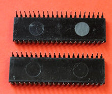 Load image into Gallery viewer, S.U.R. &amp; R Tools KR572PV2A analoge ICL7107 IC/Microchip USSR 2 pcs
