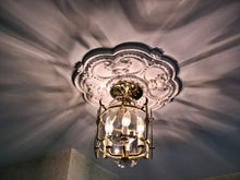 Load image into Gallery viewer, MD-5058 Decorative Ceiling Medallion

