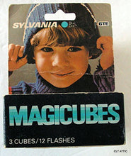 Load image into Gallery viewer, Sylvania Blue Dot MAGICUBES MAGICUBES for X-Pattern Camera Mount Sockets 3 Cubes / 12 Flashes
