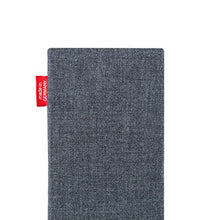 Load image into Gallery viewer, fitBAG Jive Gray Custom Tailored Sleeve for Apple iPod Touch 6G 2015 6. Generation. Fine Suit Fabric Pouch with Integrated Microfibre Lining for Display Cleaning
