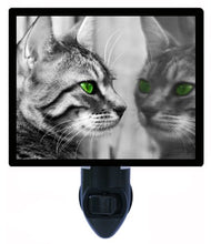 Load image into Gallery viewer, Cat Night Light, Green Reflection
